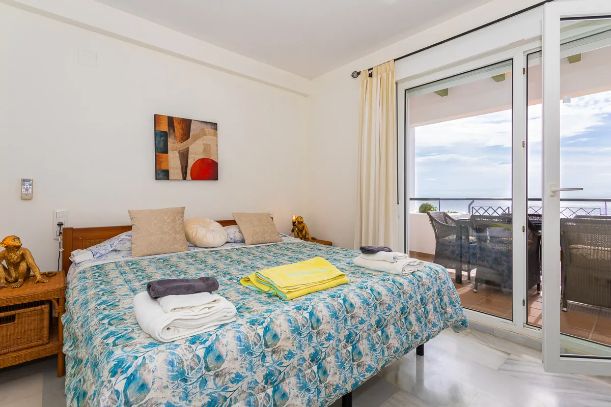 aeb54cec-ca47-4932-b275-aa384197796c