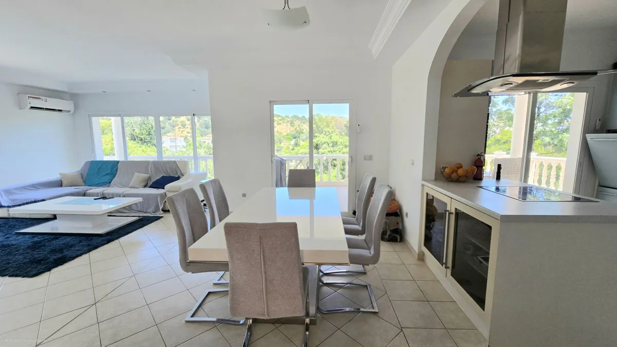 843245d4-73ed-4baf-bb2f-293afb12d8c8