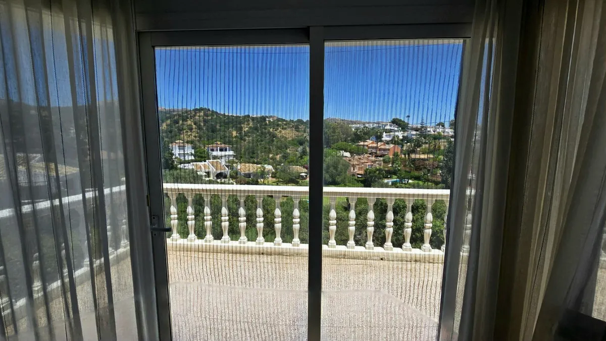 d8518fbf-c4f3-4165-8654-3df9cb70af5d