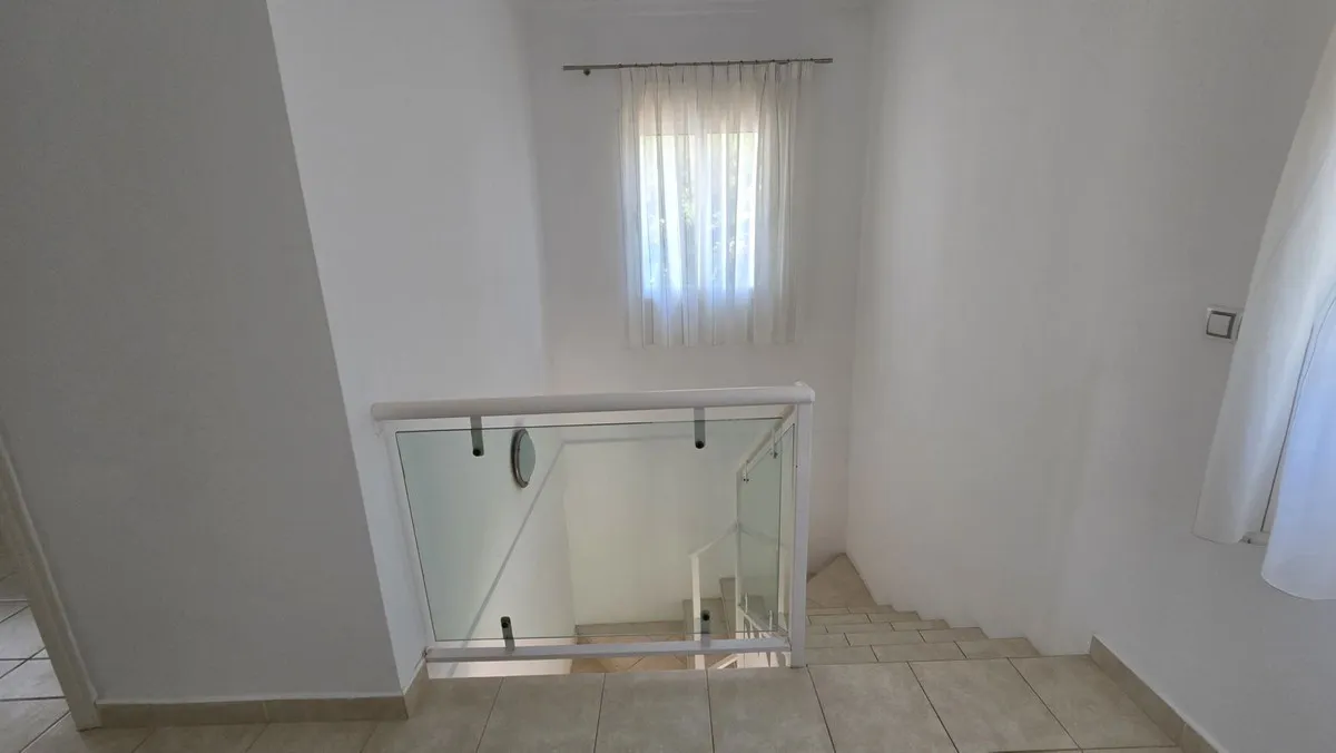 ebed4637-49ed-4197-83d0-001af0e43dad