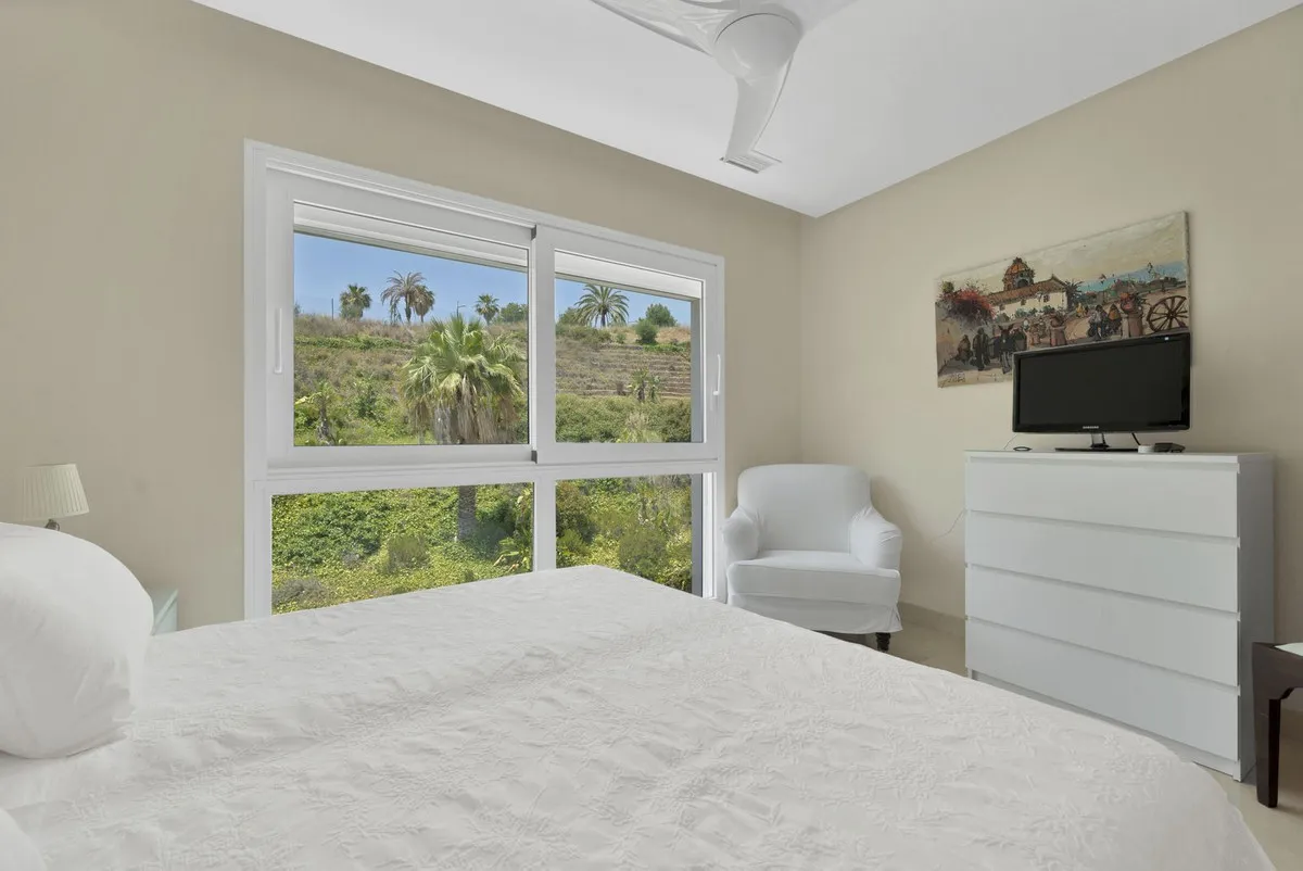 a94bc76c-067e-4de4-b101-64533401c9aa