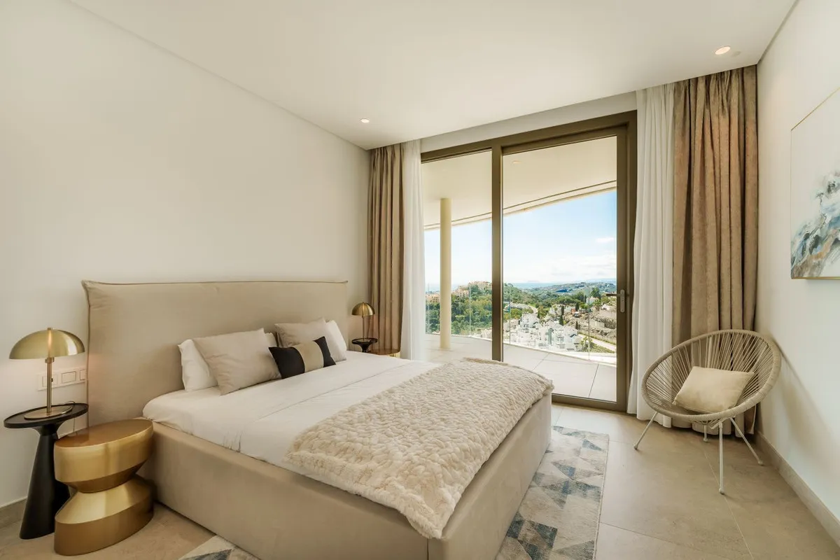 2ce46a3b-cf18-40f1-bff5-d7ee6f3e3f00