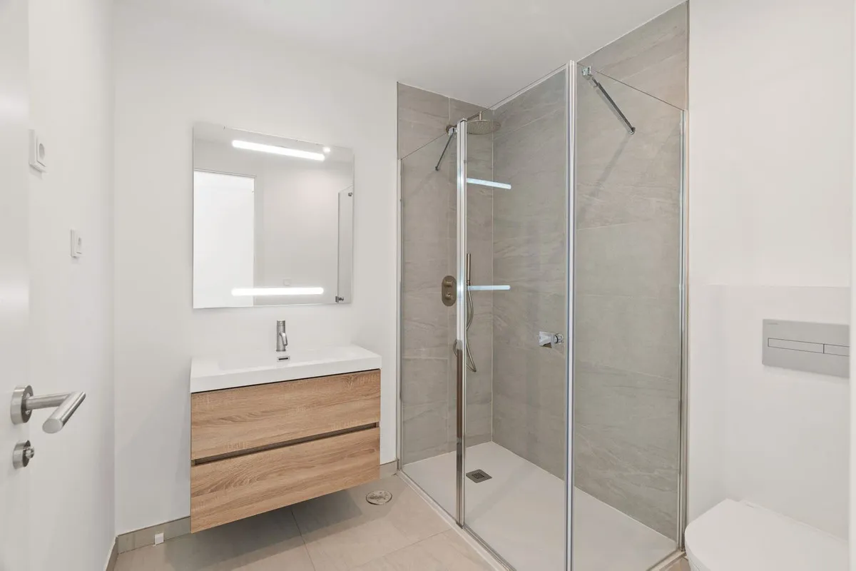 0e30e000-535f-4ba1-9e00-3e5f346f5df0