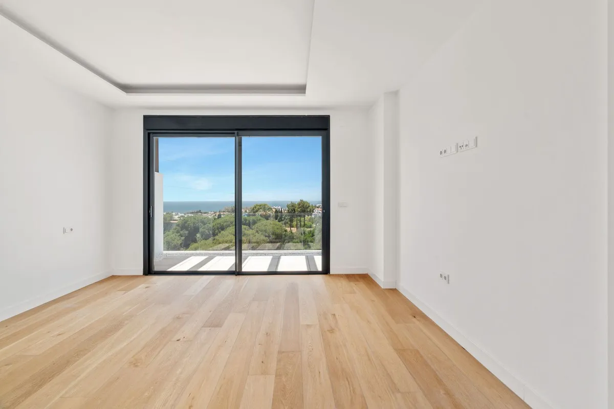 c8702ac9-82ac-43eb-9781-1c6d4213f3f8