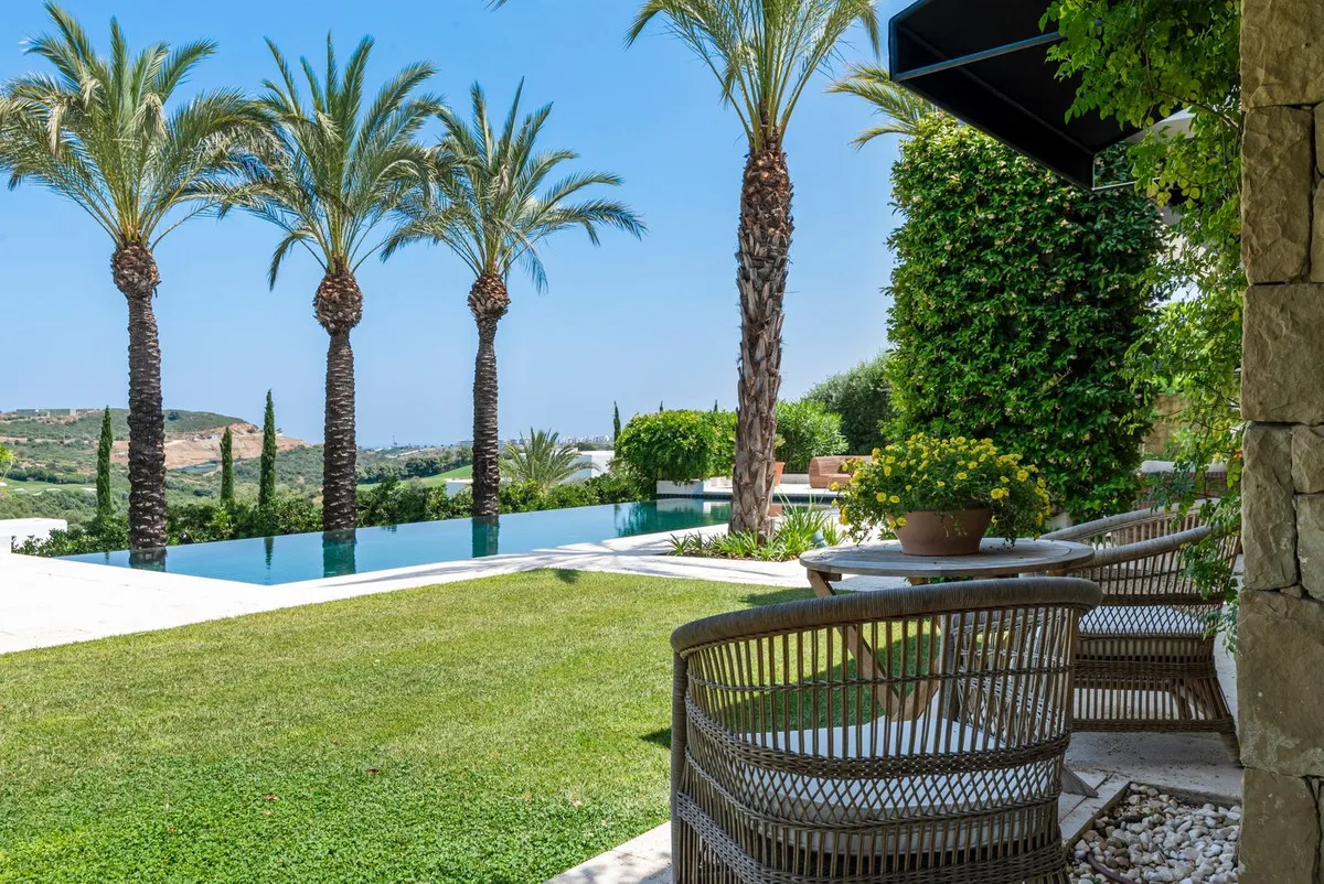 9070d9f2-4b9f-4308-bed3-eb2543e5f8ca