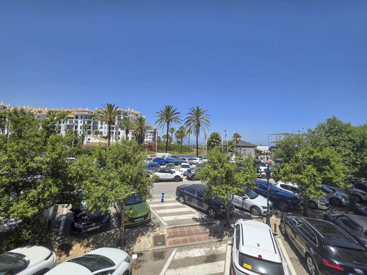 a32d2e0d-d318-422d-ba6a-be2768a1fed0