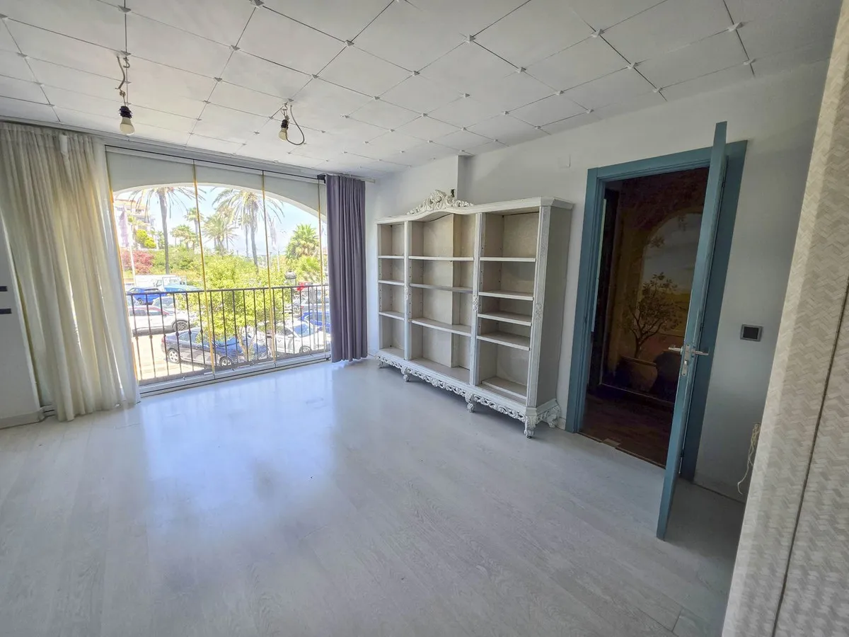 e3257cc9-a6eb-4fbe-85a9-b958eac0b07d