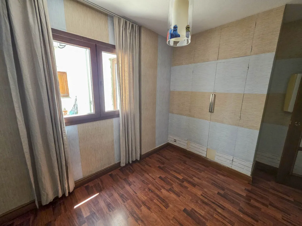 f8b17eff-a570-4453-986d-9e983d5e6d51