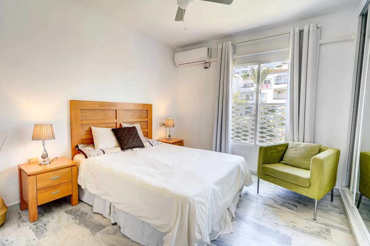 82411322-5b86-4f69-9547-ce7efed4f912