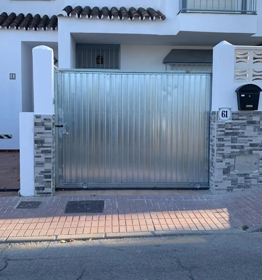 9fe4e1ba-f0ce-48f5-abea-28c943199319