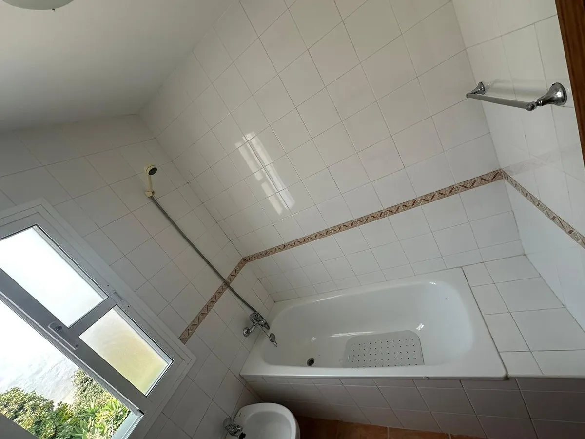 d1e3c369-fdaa-45c9-9da2-bc9b922a4b8c