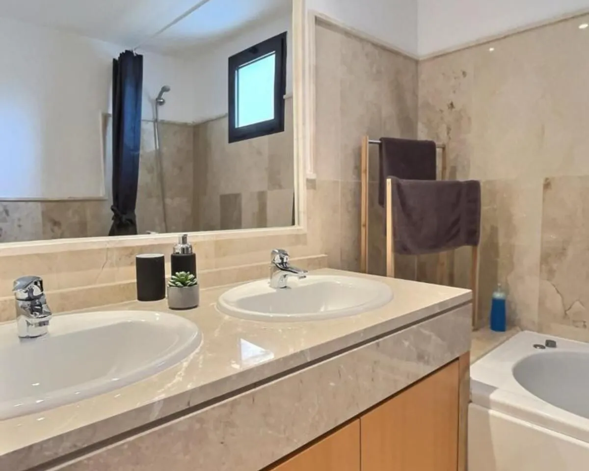 5cd26b1c-672b-4cc3-a172-0c4b8528d578