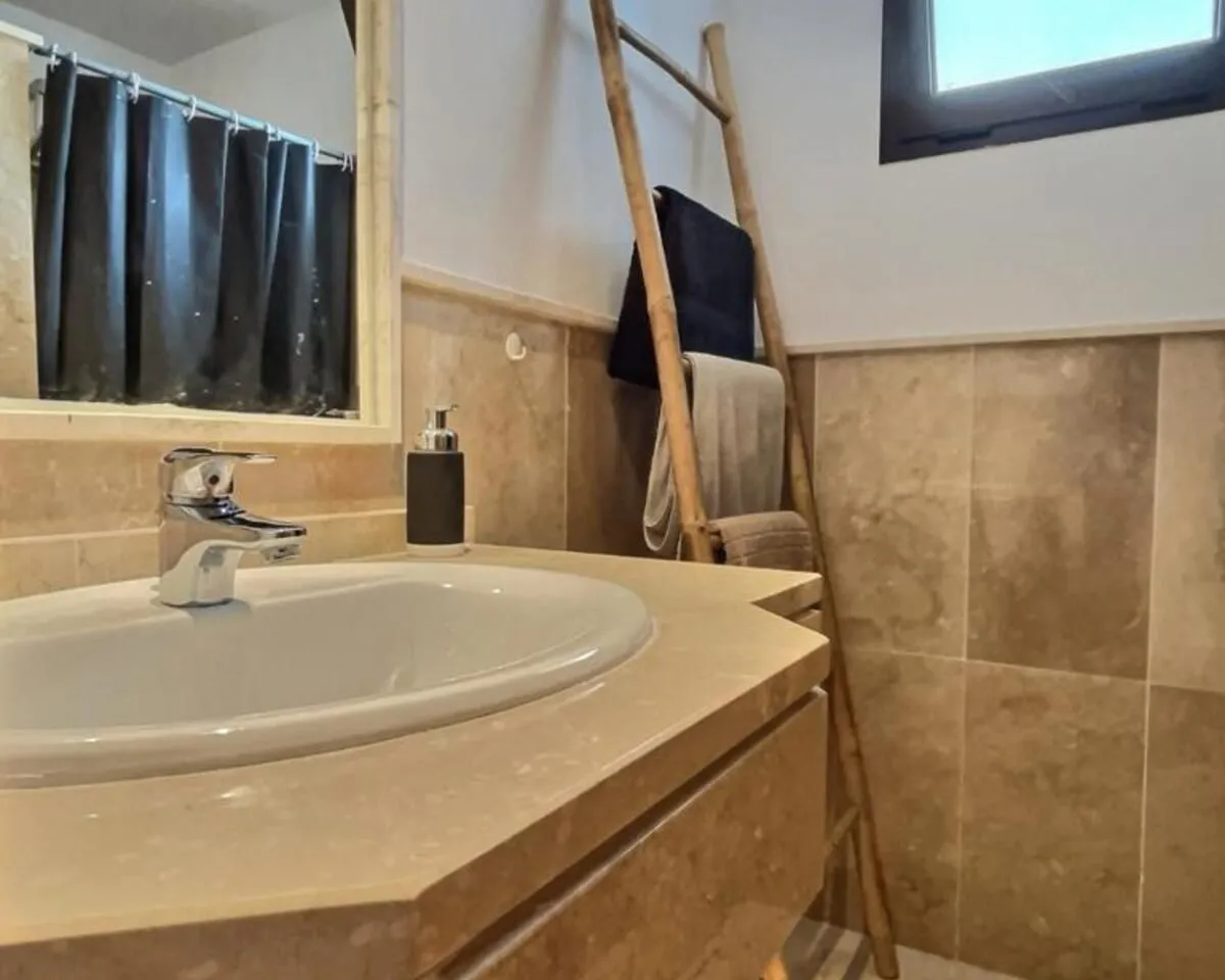 7260df12-a1ee-4993-a80a-e4dc71b04801