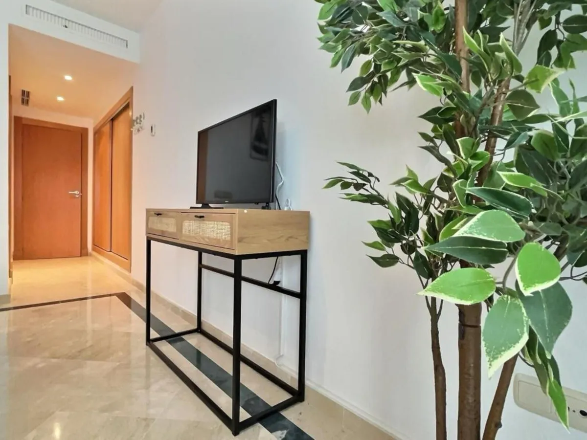 90051dc4-eaaf-48f5-9c95-5715d623fd79