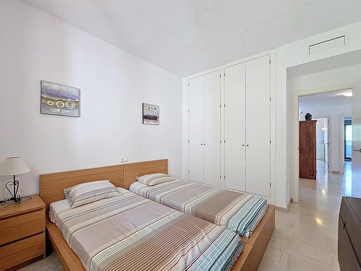 e8a84c33-18d0-4d3c-83bd-e4426af02087