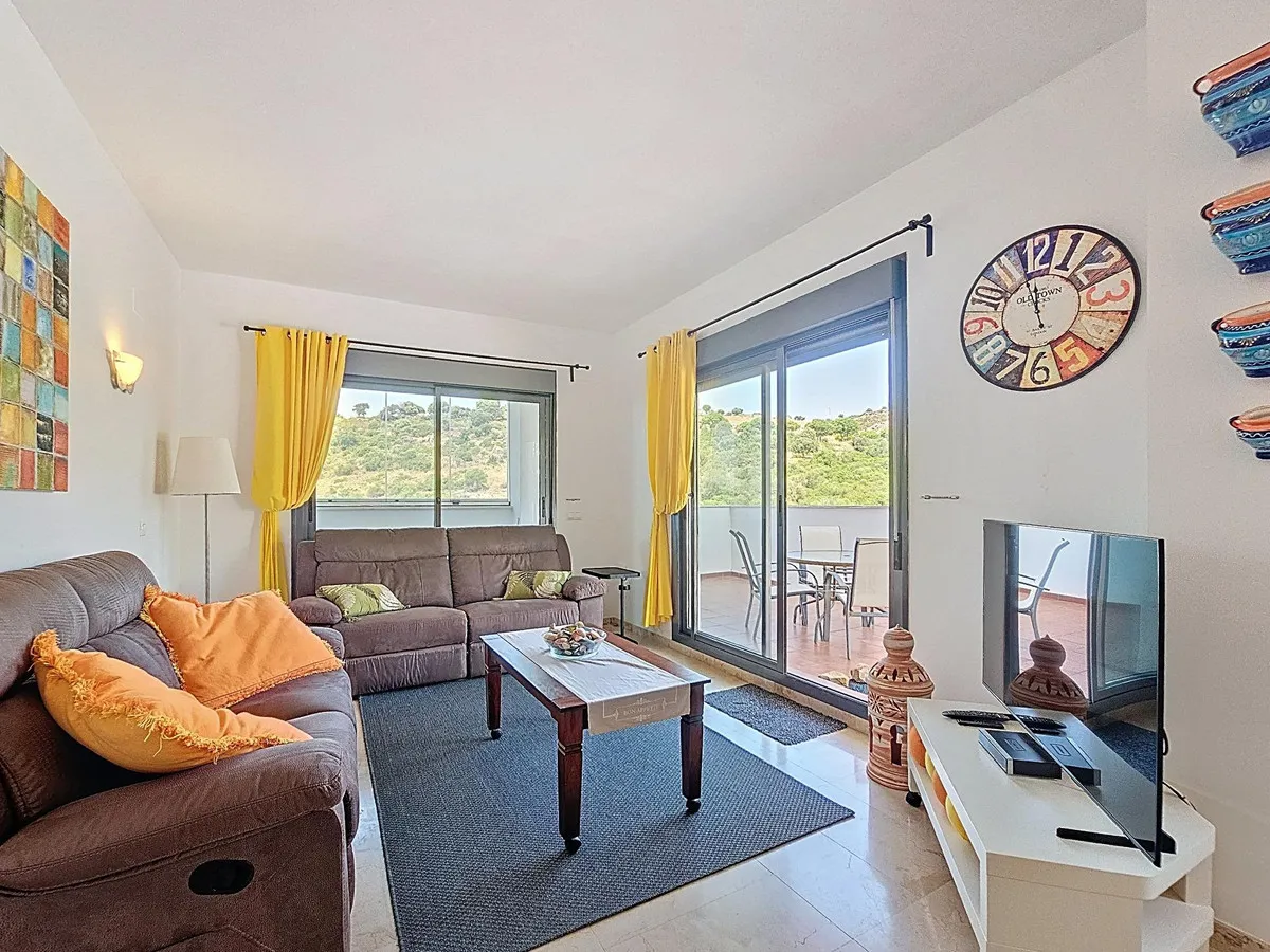 f4ea2efd-7315-4d0d-b342-89e8c753a3cb