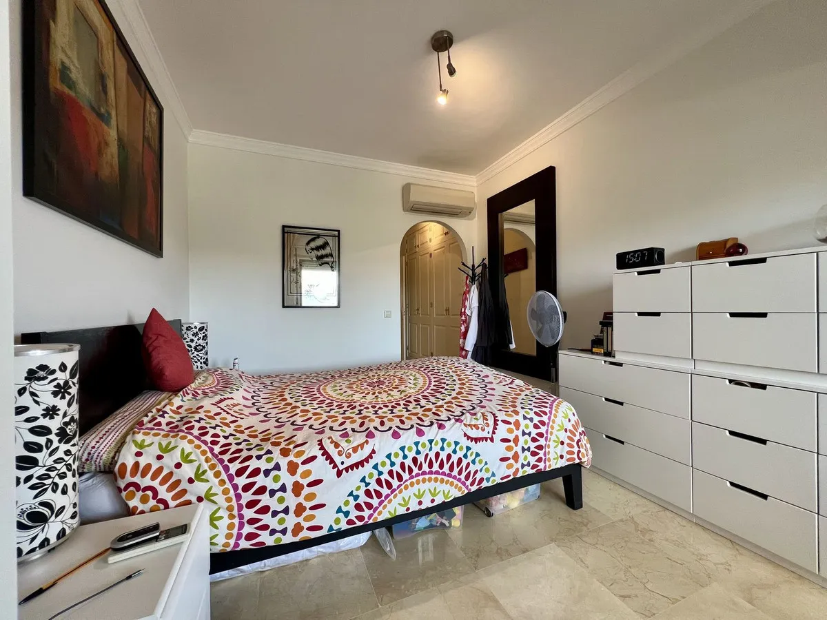 0990b955-32ea-4f39-8886-bad423c93db1