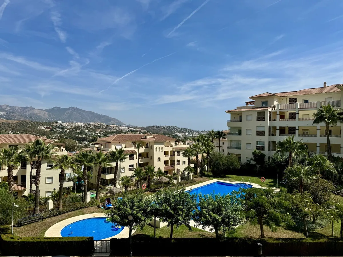 dfb706fa-2e54-4c5b-bf40-84d4726cfd1e