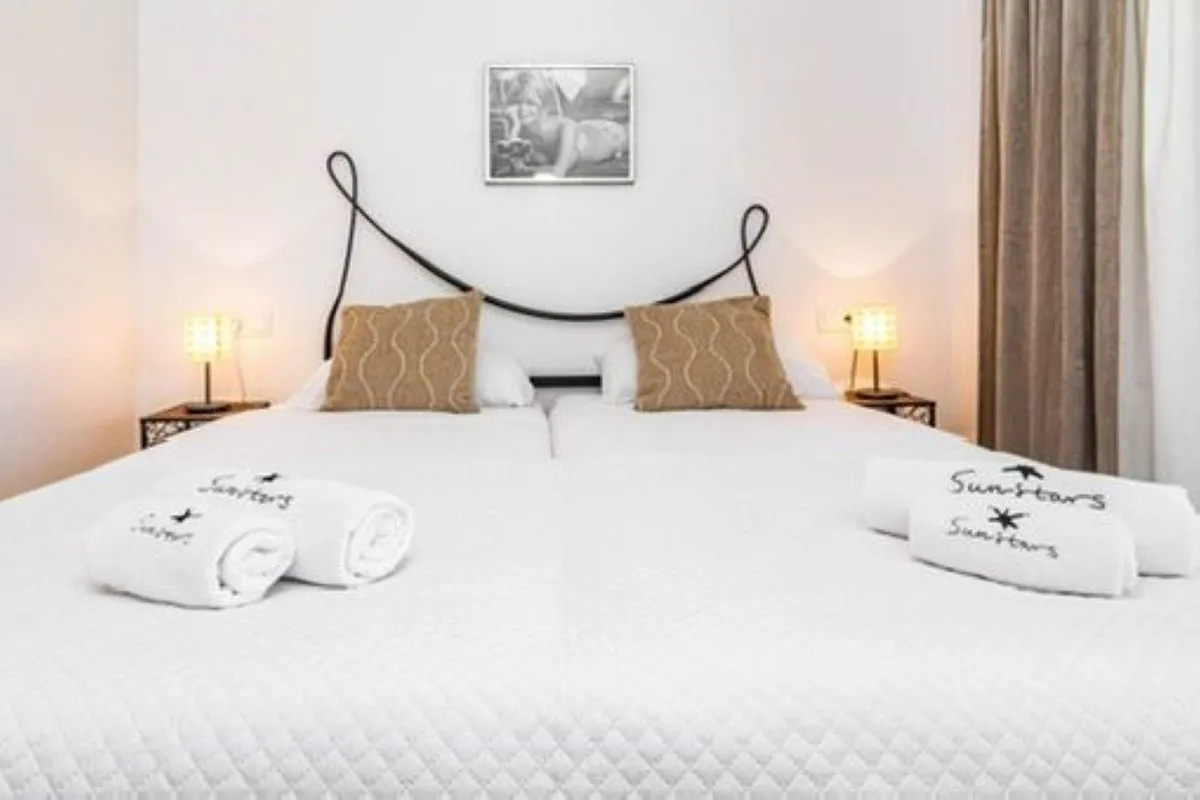 dd283273-8040-401a-ad99-8fc26064e5af