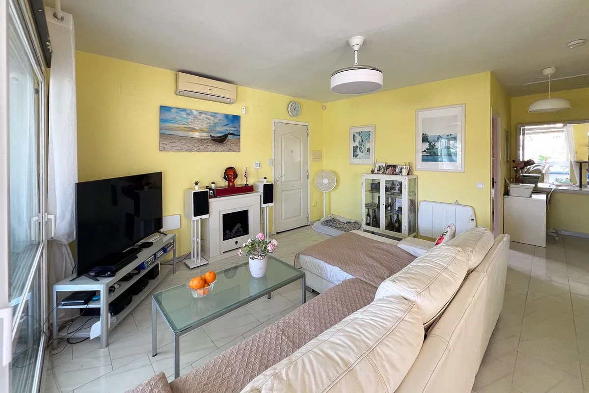 d2967d12-1c2d-4cbc-8f26-487cf7ecf401