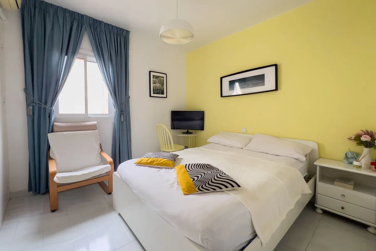 ffb12040-f912-4c5a-a745-6b19b6df1938