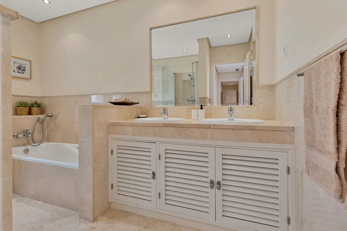 7a579e5e-175c-443d-9424-3693c666b7e8