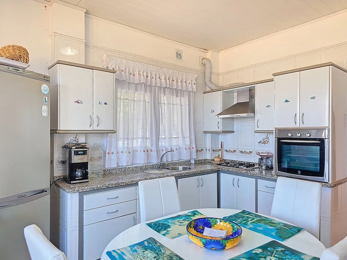 2afc607b-b6fd-41cc-87fd-3120d7504d57