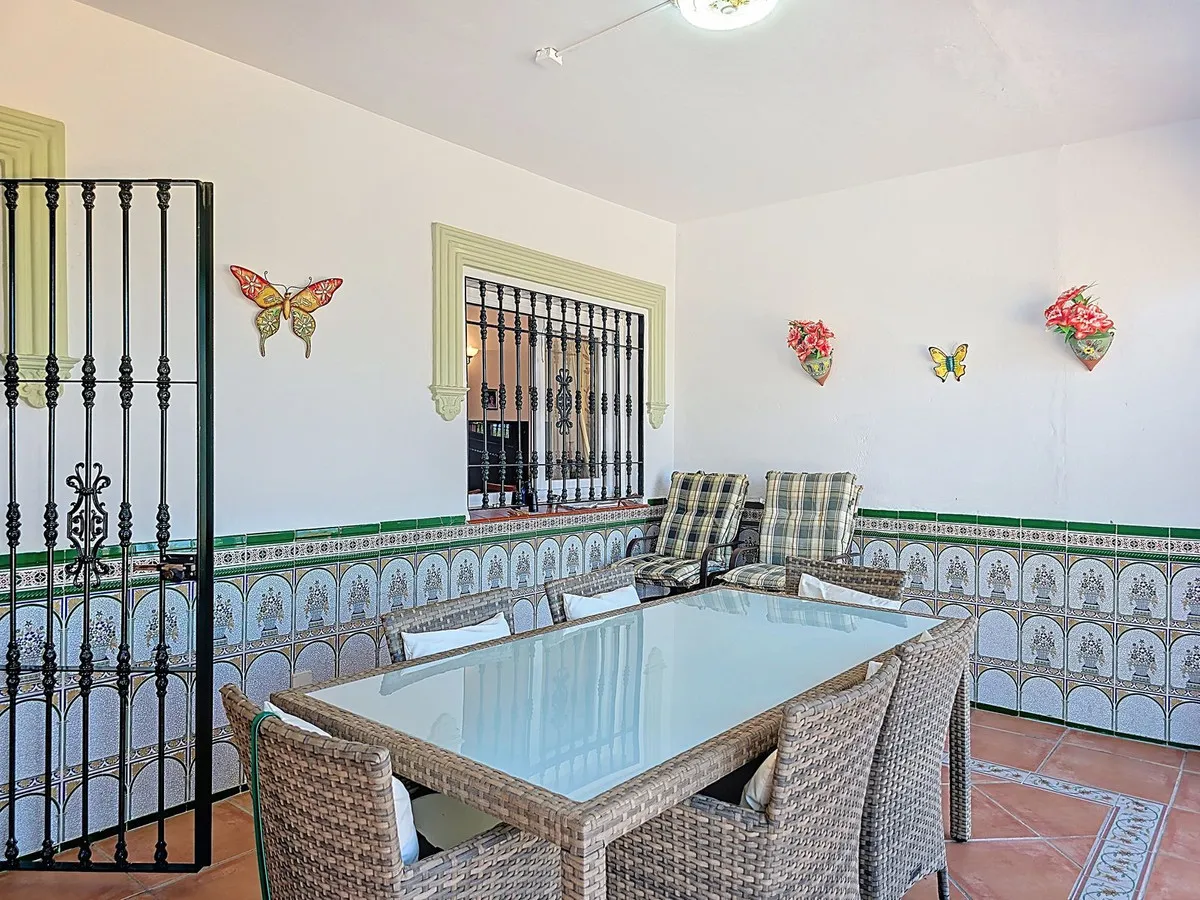 cb52040f-097a-4d0b-aaf2-1f120f2b5e3d