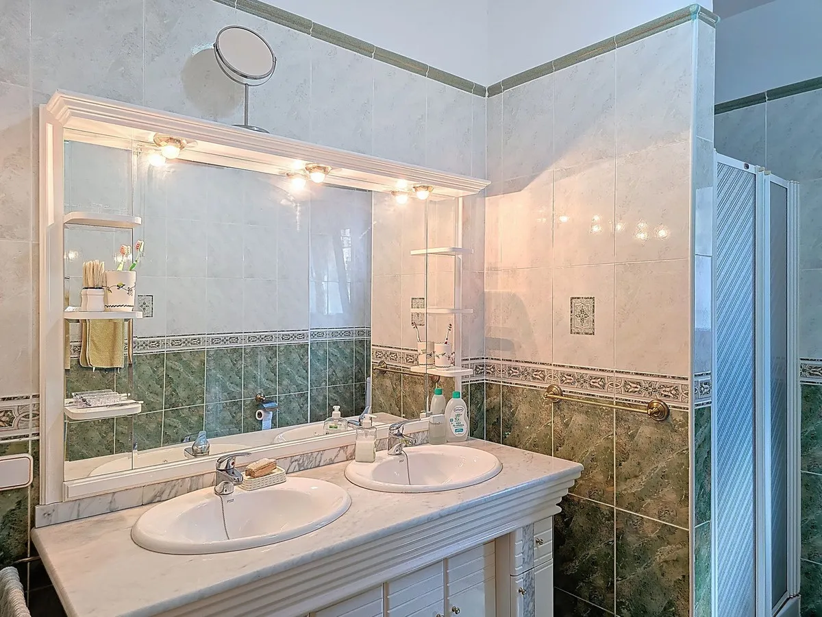 f1ed106f-7229-40cf-8ec1-7d91807f5fdd