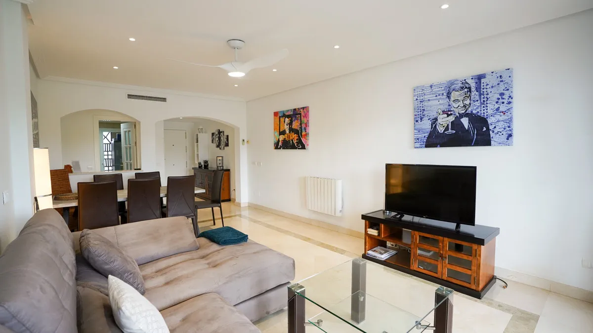 86041831-51f6-47b4-9daa-2b8265ae8579