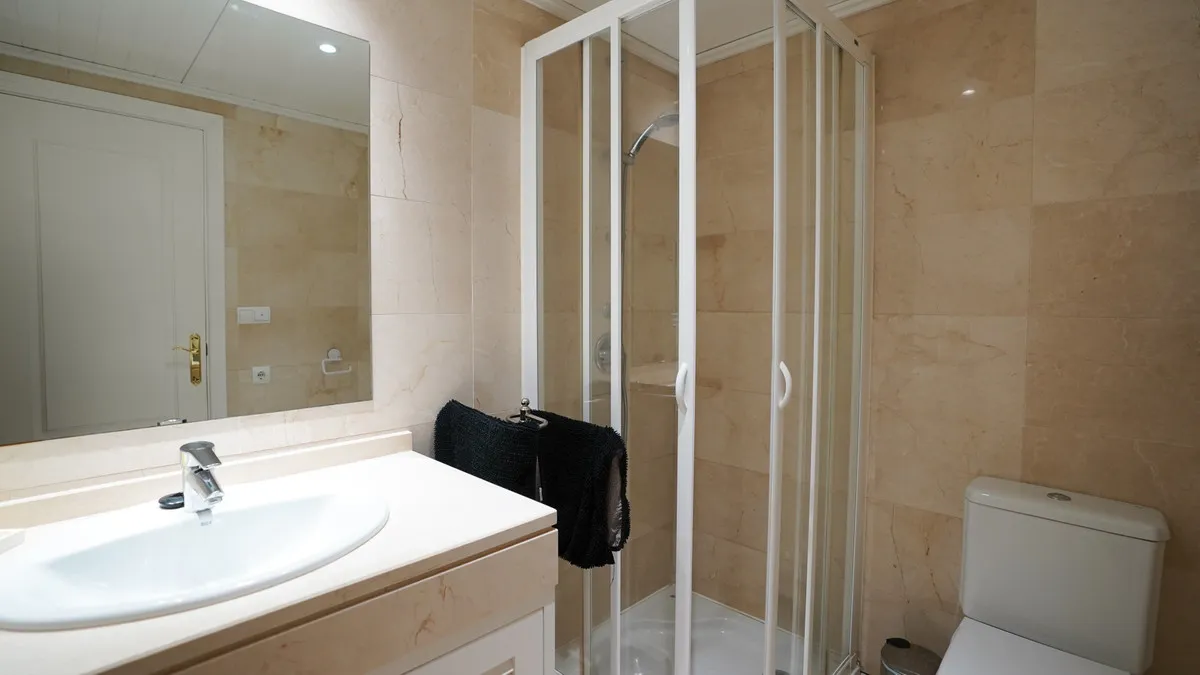 c3694e90-0dfe-404e-a889-74c355eac24f