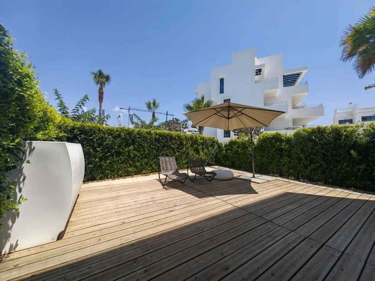 fd327f73-2b71-46e5-ba47-7975d47614f7