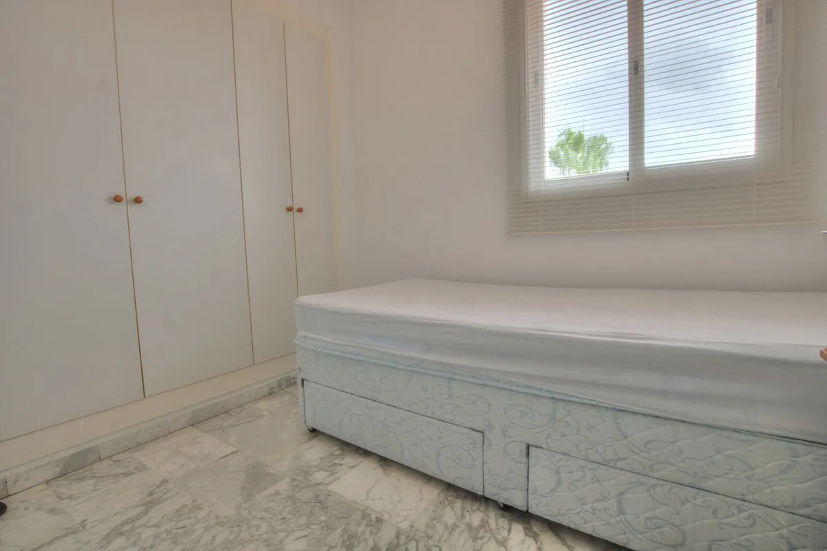 6e776cc5-1e49-4003-a161-b27530a029a6