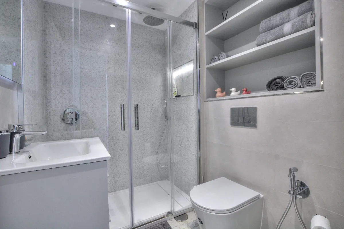 b7a8195e-5e31-4d0b-a915-fba59aee3a4d