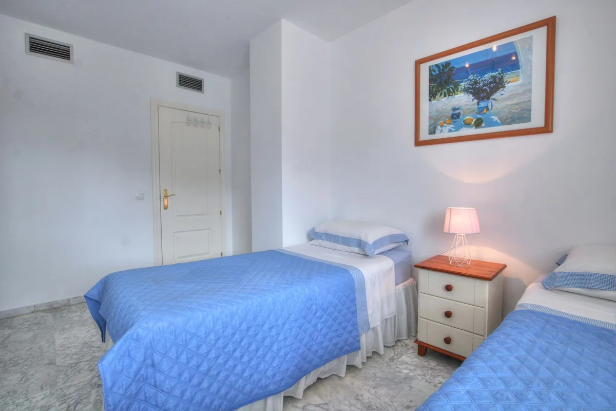 ea97f2cf-d605-404d-aad3-06d887c3e88c