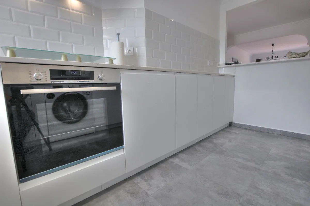 eb703592-d49c-4ee2-bb8c-3a6e927526f8