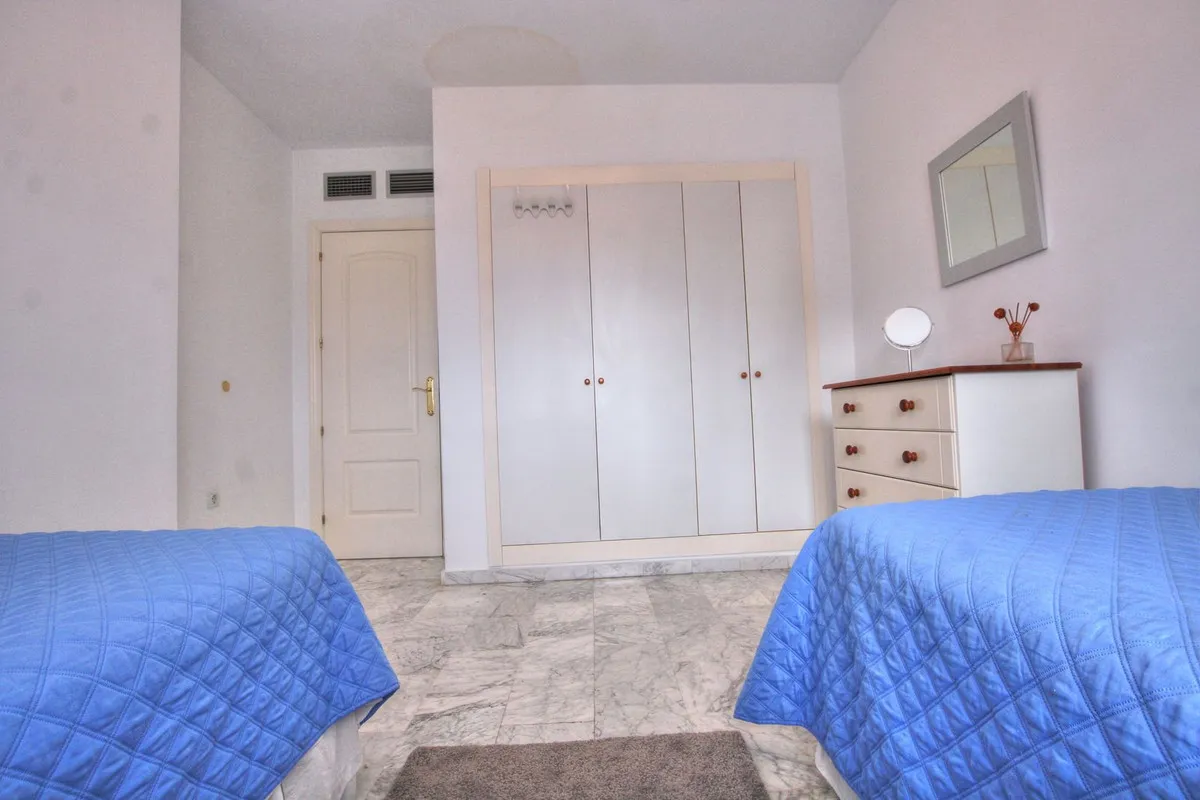 f2b84fe0-b19e-406f-a266-e9d9c1a579b3