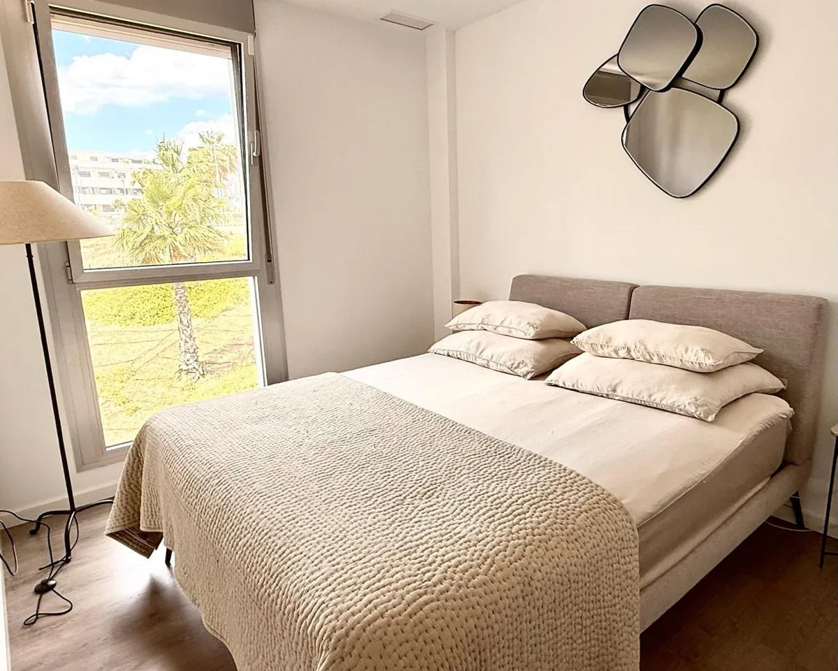 6e4d2eef-0f94-4c4c-9249-789e924c9e9d