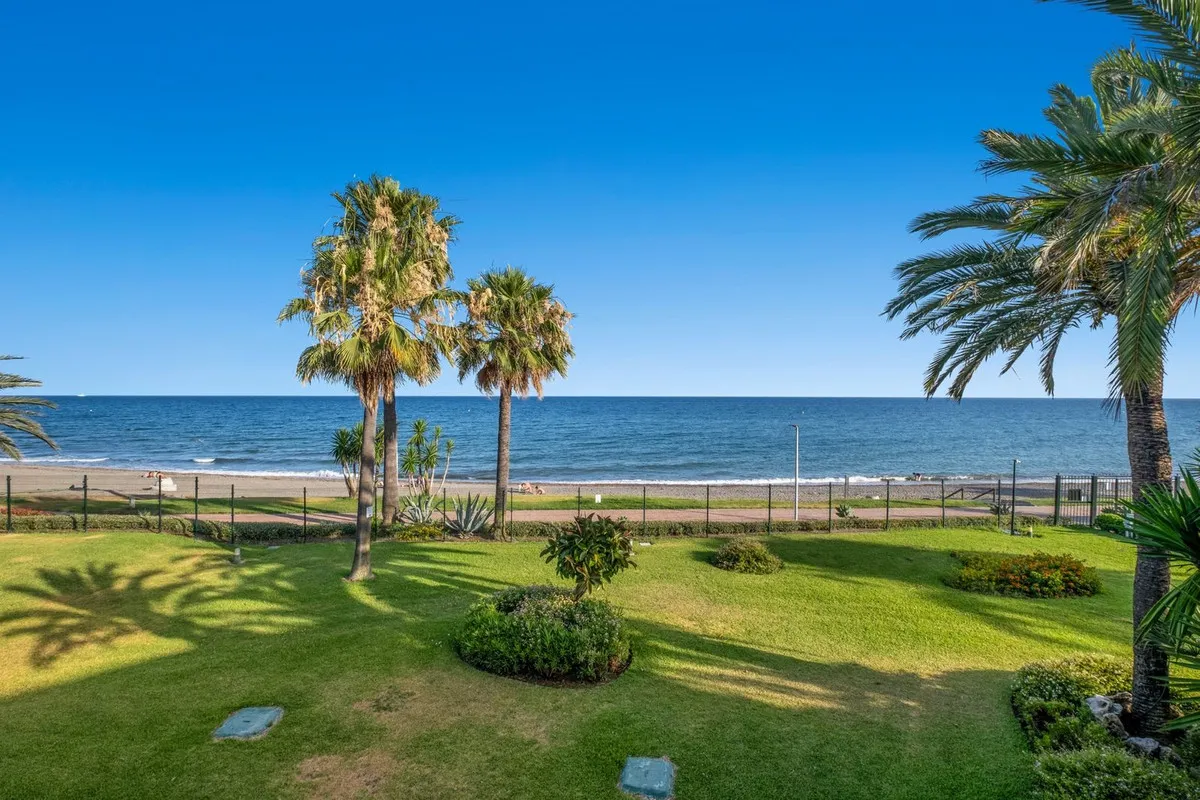 3bf72e54-3f64-40bb-a13b-3e6b8e067703