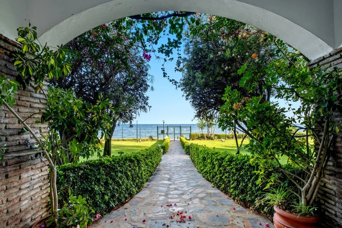 90a75960-43d7-4354-b2a0-483229a7386a