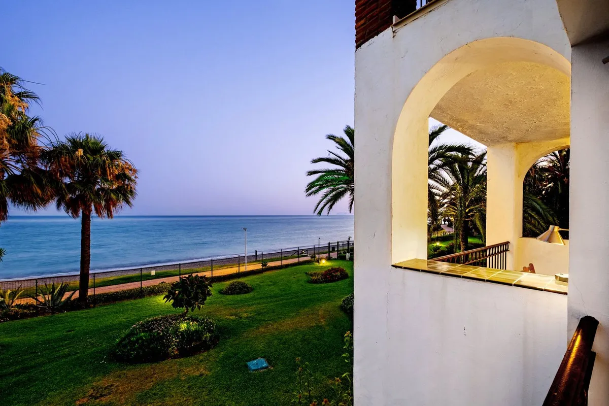 9d0536fe-76fc-40a5-9be5-27566c575e52