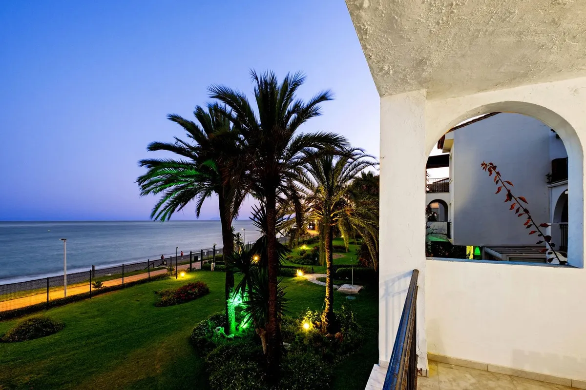 a37e7018-ca18-4cc1-9464-3742e464145d