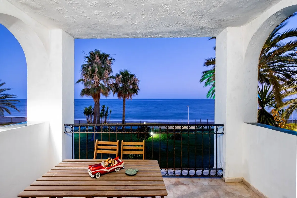 c40985e3-1019-44b9-8341-7efd0cfb2c90