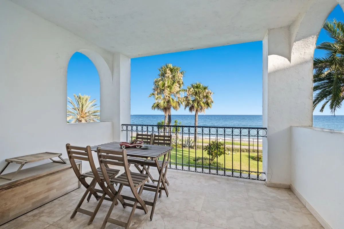 cb8c29f6-e866-41e8-9b85-7b7930a15e61