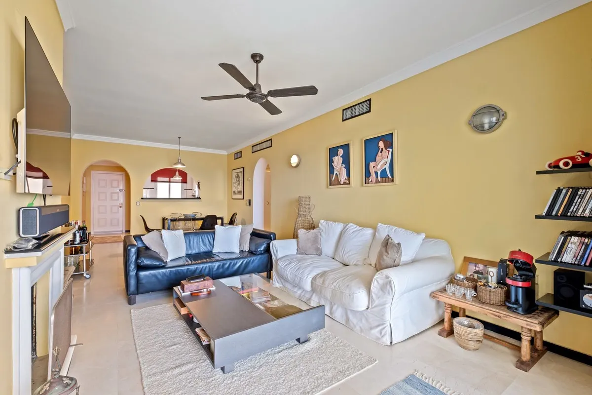 ee1b29f9-834a-421d-a246-50cc287c42ae