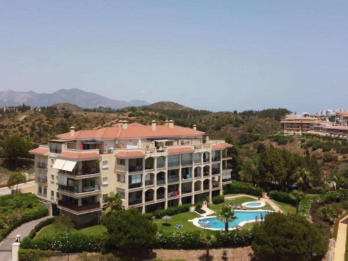 7f70e553-d343-42b8-b566-4cfef9ebd3ea