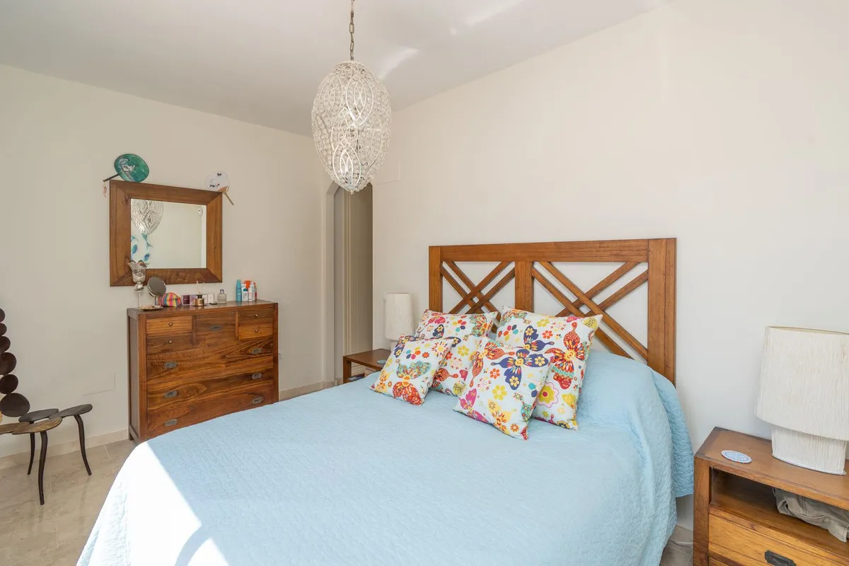 834c28fb-9471-4d9b-8bc6-16148ae0d119