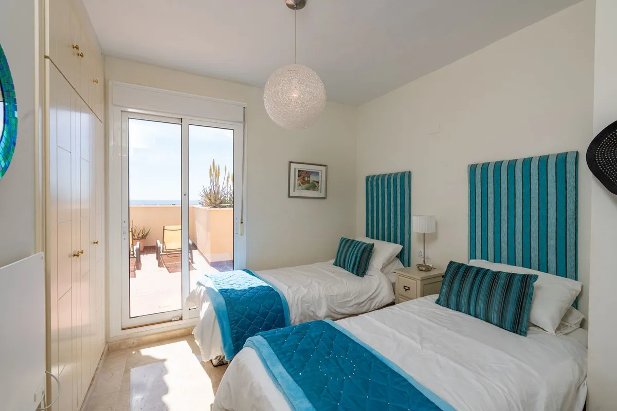 dee77842-789c-4383-895d-1d7f5545398f