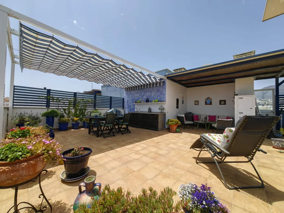 c3930d59-939f-44f1-adfc-a88658b8658d