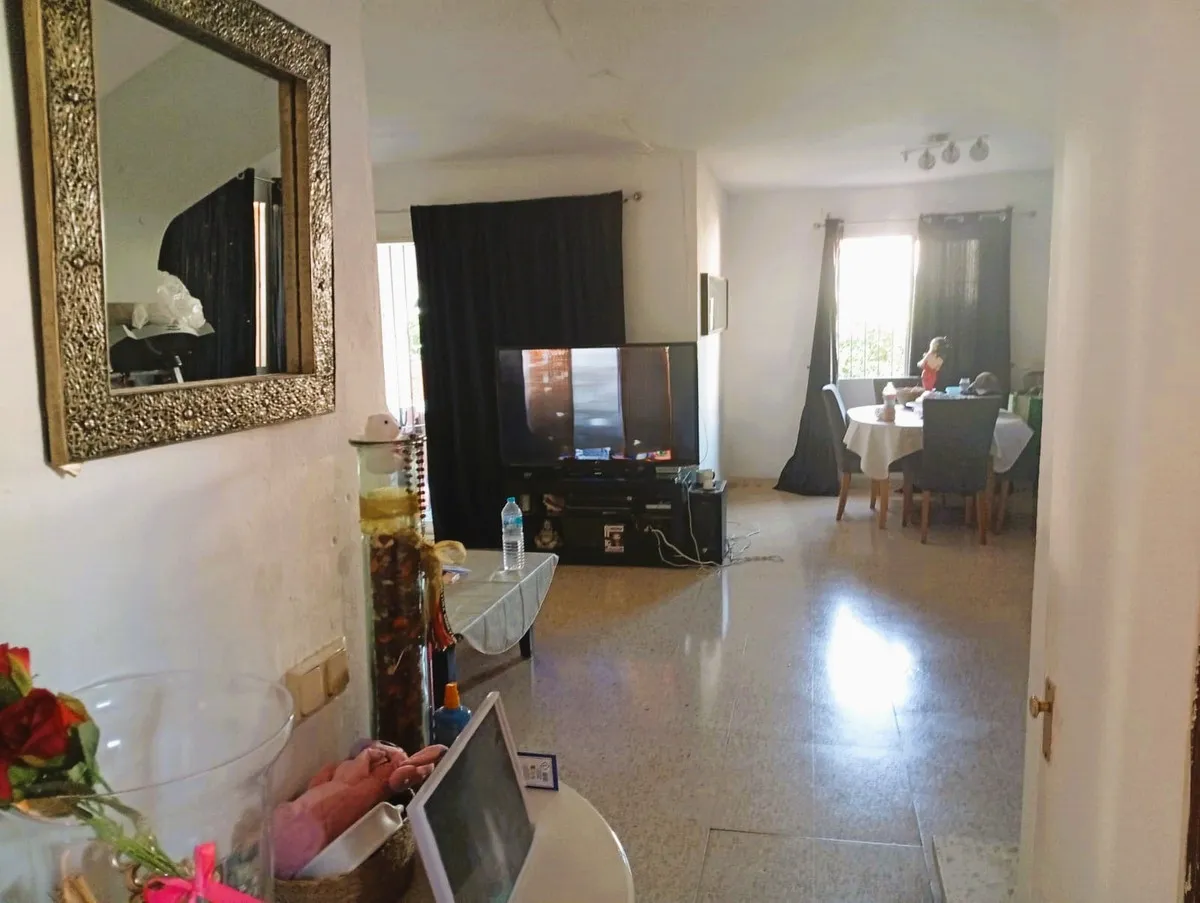 c05f6bd6-ef5f-421e-96c4-85f2b9a2e82b